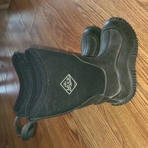 Muck boots